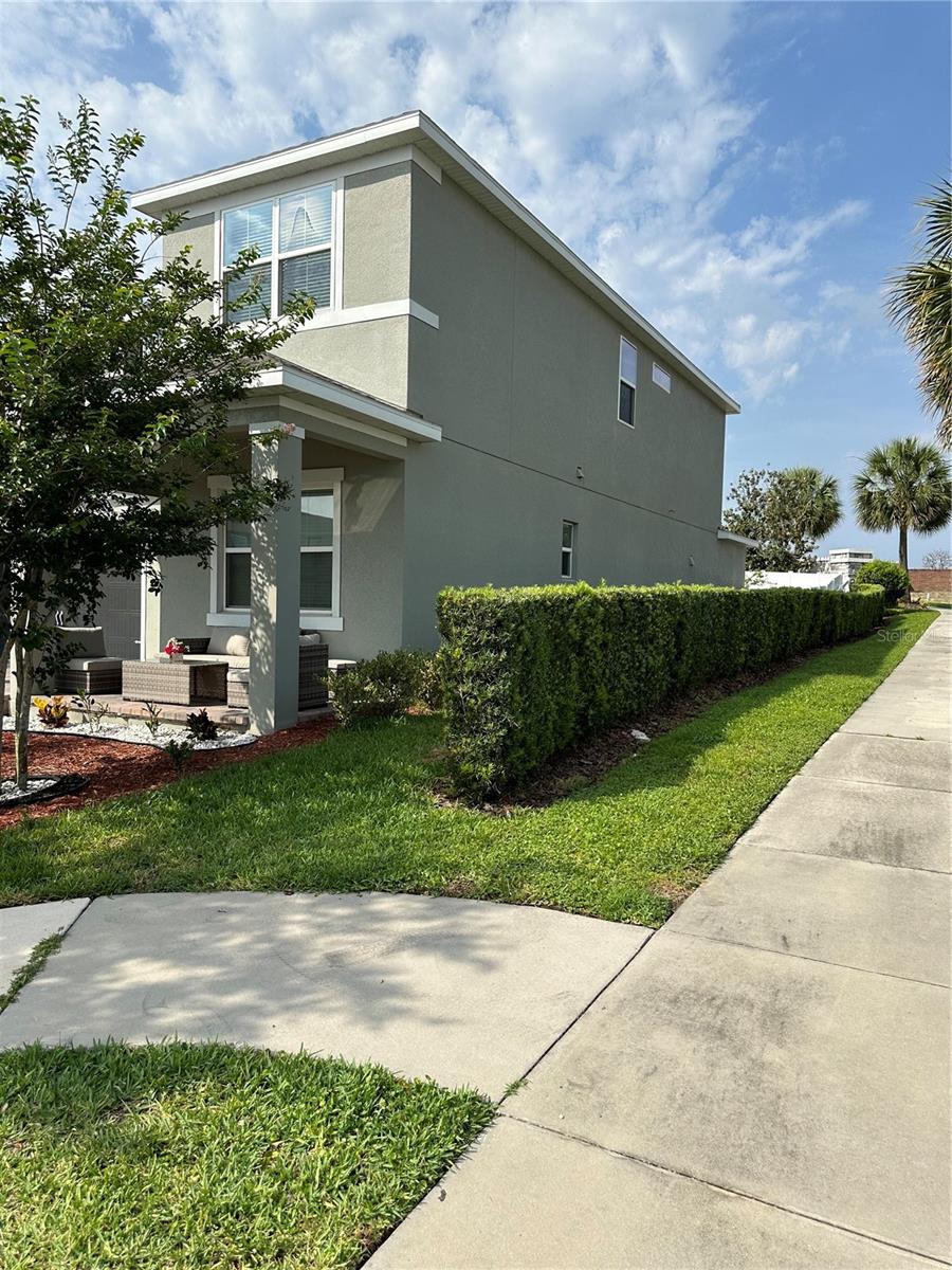 2403 BISCOTTO CIR photo 4