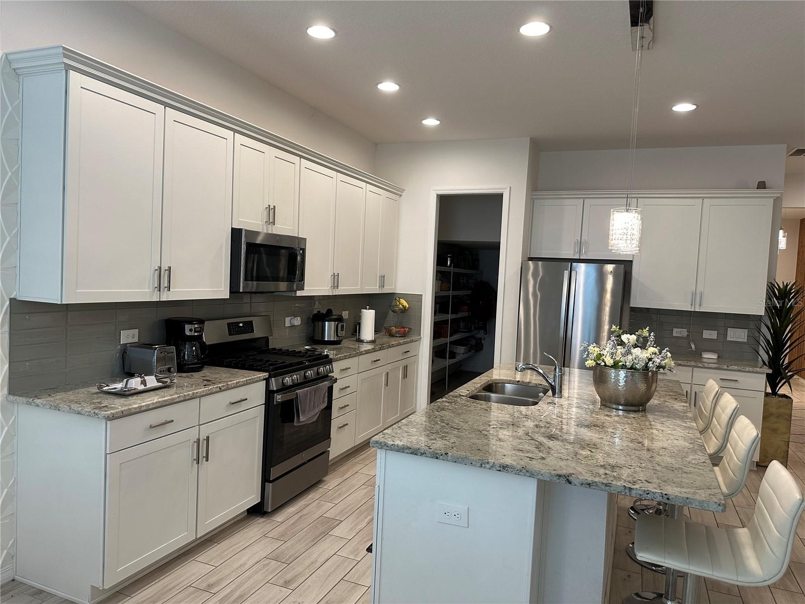 2403 BISCOTTO CIR photo 9