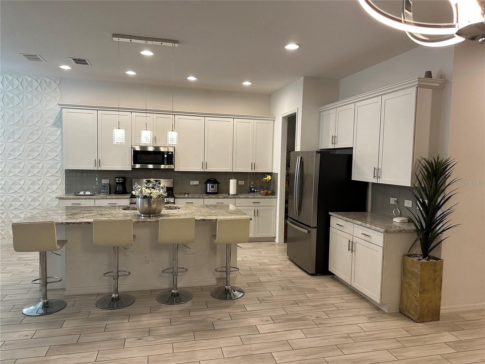 2403 BISCOTTO CIR photo 10