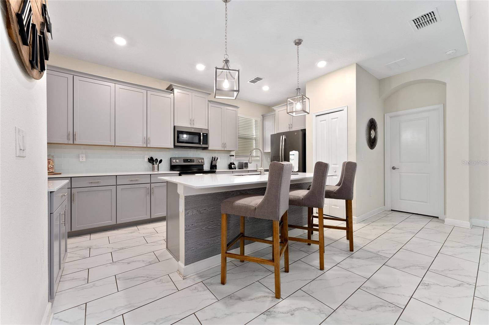2734 BOOKMARK DR photo 9